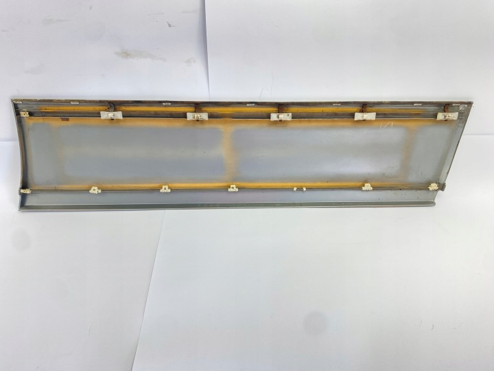 LARGE MOULURE LATÉRALE CHROME PORTES GAUCHE AVANT MERCEDES W124 1246901540