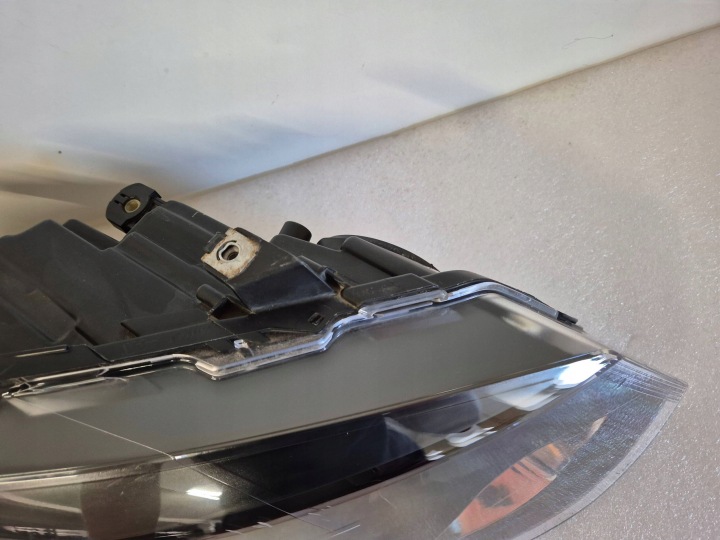 VW VOLKSWAGEN POLO V 5 6R 6R0 VALEO PHARE DROITE PROJECTEUR DROIT 6R1941016E