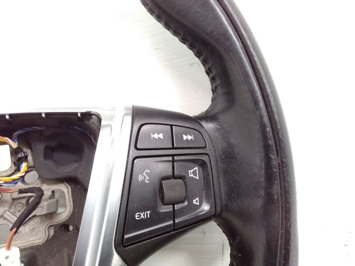 VOLANT VOLVO XC60 P31315994