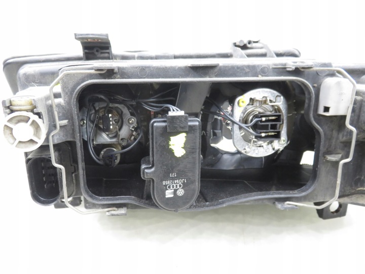 PHARE DROITE AVANT SEAT LEON I (1M1) 1M1941016