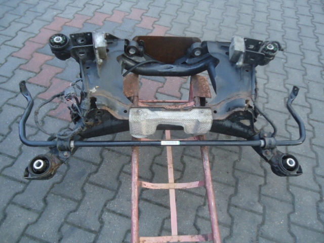 LAND ROVER DISCOVERY POUTRE CHÂSSIS ARRIÈRE STABILISATEUR