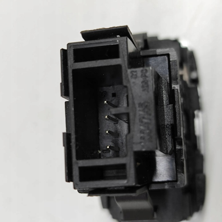 PRZYCIKS START/STOP VOLVO S60 I 10011479 2.0L DIESEL 120KW 2010