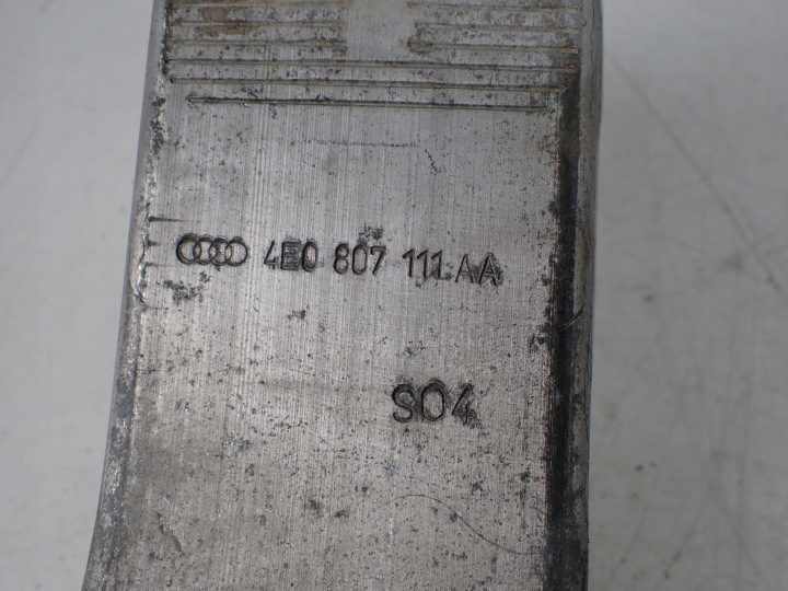 POUTRE AVANT SOUS RADAR AUDI S8 D3 5.2 FSI 4E0807111AA