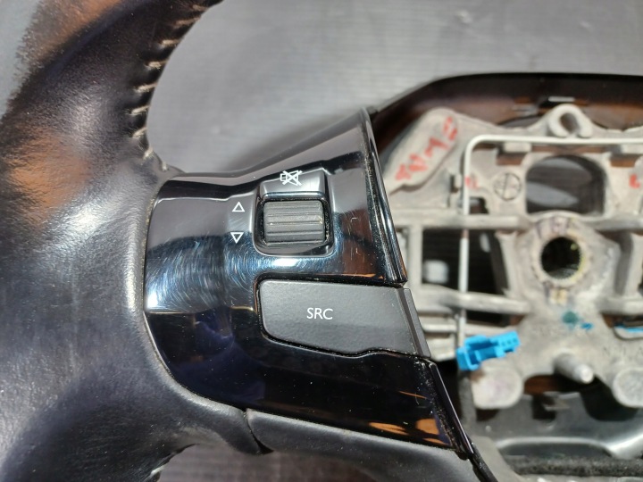 VOLANT MULTIFONCTIONNELLE PEUGEOT 308 T29 GT 98084115XU