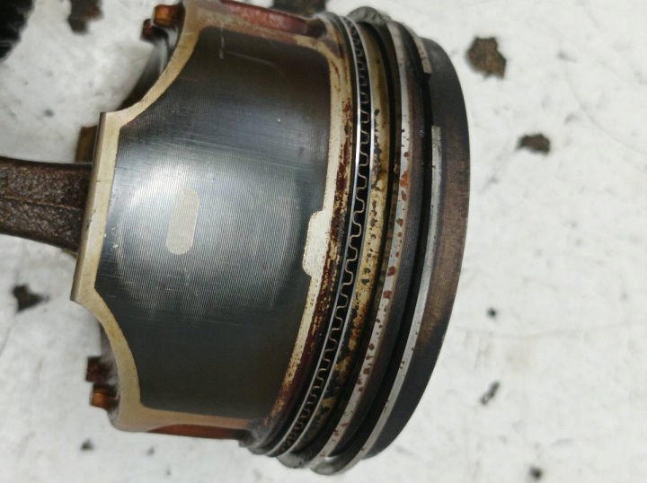 PISTON 69L34 MAHLE G8031 1.2 TCE RENAULT CLIO III (2005-2014)