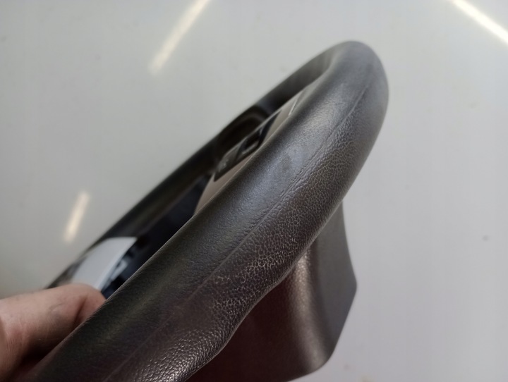VOLANT PIANKOWA AVEC MULTIFONCTION NOIRE OPEL CORSA D 06-14R. (07R.)