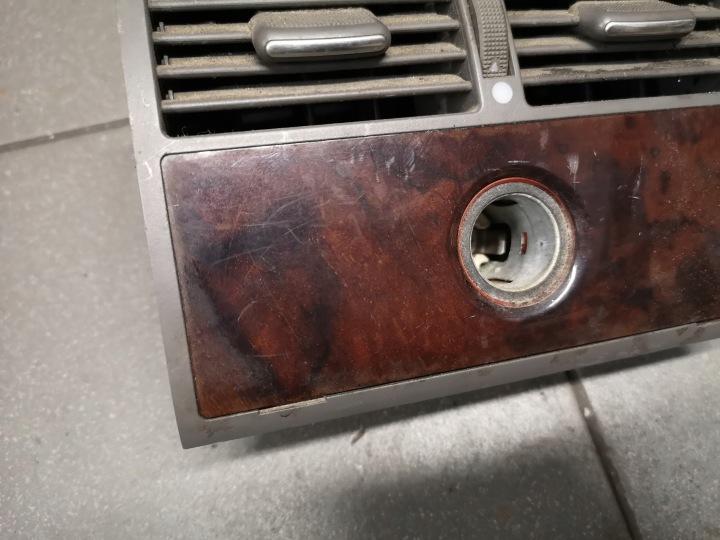 GRILLE CONDUIT D'AIR TUNNELS ARRIÈRE AUDI A8 D2 4D0819203G