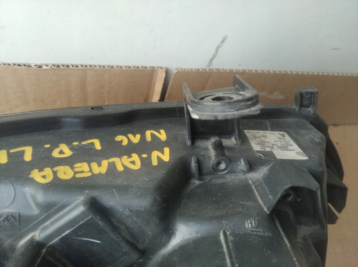 PHARE AVANT GAUCHE OU DROITE NISSAN ALMERA N16 LIFT