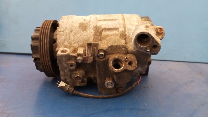 COMPRESSEUR DE CLIMATISATION COMPRESSEUR BMW E65 4.4I 3.5 V8 447220-8472 7SEU16C