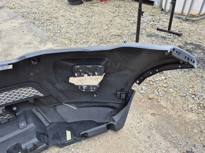 PARE-CHOCS AVANT RANGEROVER EVOQUE NEUF ORIGINAL LR064619
