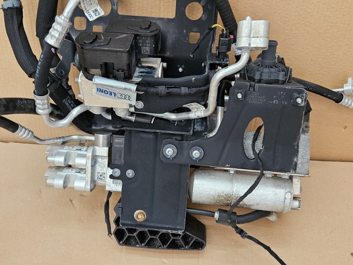 RADIATEUR ÉCHANGEUR DE CHALEUR SOUPAPE TUYAU DE DÉRIVATION AUDI ETRON 4KE 55MOCOWANIE ENSEMBLE