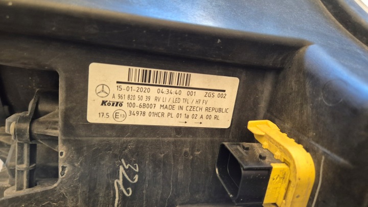 MERCEDES ACTROS MP5 PHARE GAUCHE AVANT A9618205039