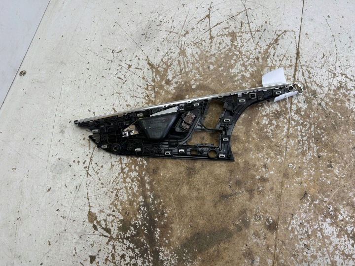 POIGNÉE INTÉRIEURE AUDI OE 4M0 837 020 B