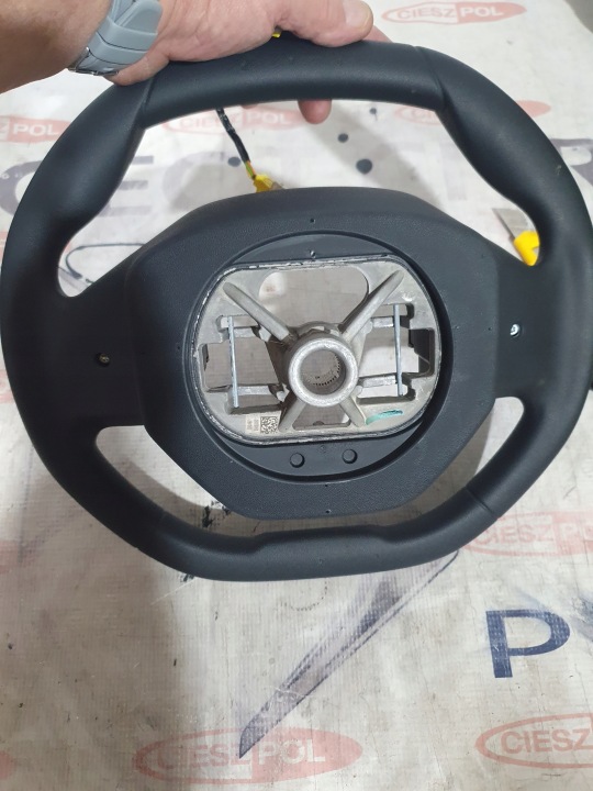 VOLANT MULTIFONCTIONNELLE PEUGEOT PARTENAIRE IV 2019 ORIGINE 98171150ZD BONNES CONDITIONS