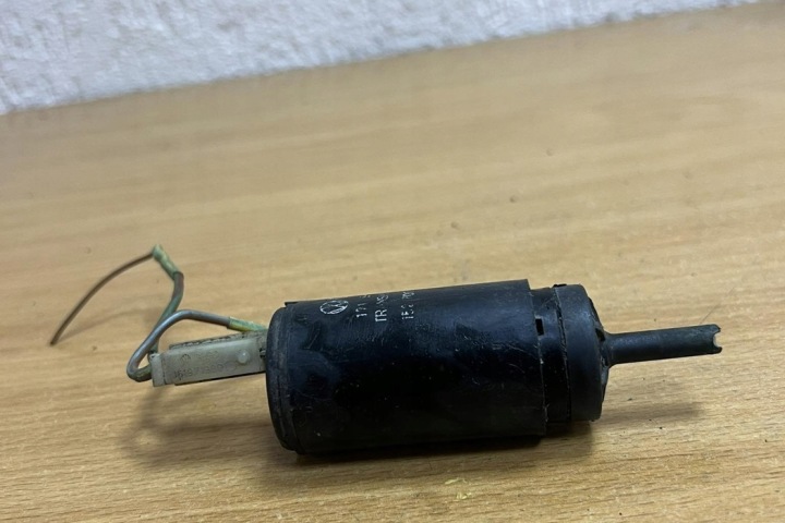 POMPE SPRYSKIWACZA/SPRYSKIWACZA VITRES AVANT MERCEDES-BENZ E (W210)