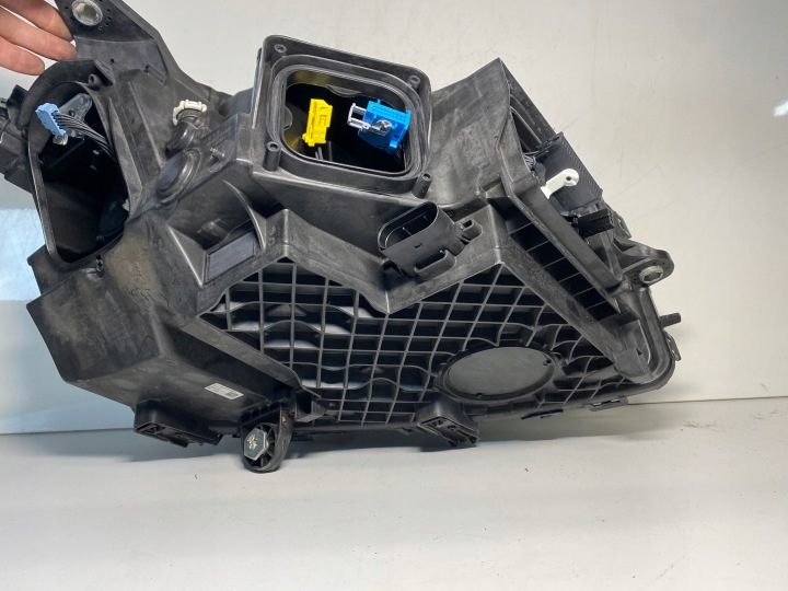 MERCEDES GLC W253 PHARE GAUCHE GAUCHE AVANT AVANT A2539060301