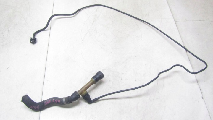 VOLVO S60 II V60 LIFT 2.0 FIL TUYAU EAU 31368660 13-