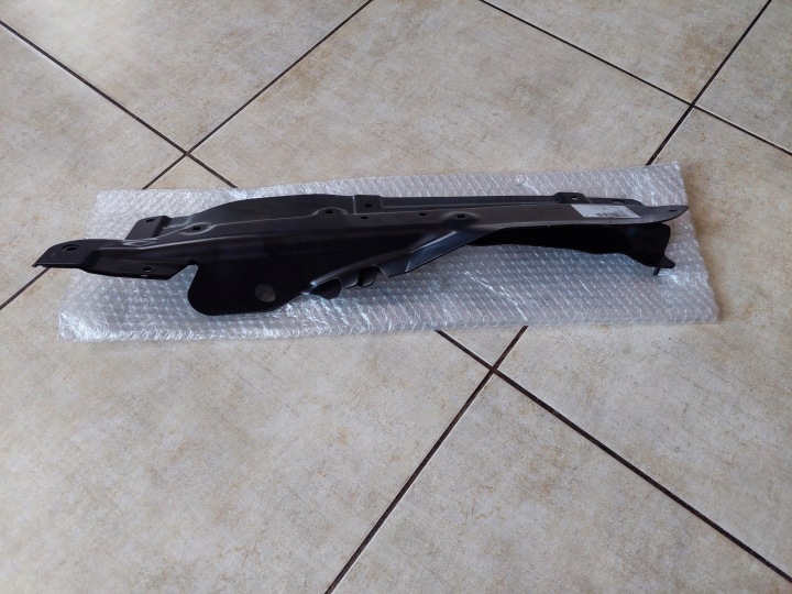 SUPPORT FIXATION GARDE-BOUE TABLIER LONGERON AUDI A8 D4 4H0