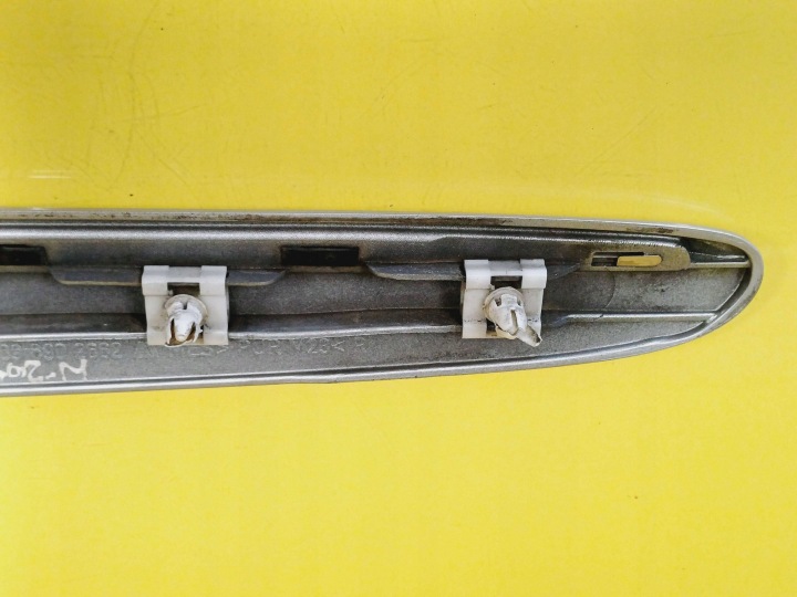 MOULURE GARDE-BOUE DROIT ARRIÈRE MERCEDES CLK A209 A2096902662 NR294