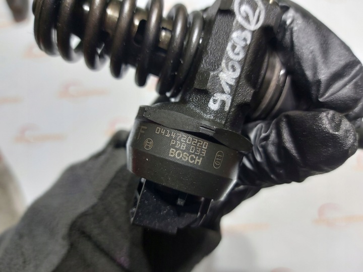 VW TOUAREG 5.0 TDI V10 313KM AYH 195 MILLE KM INJECTEUR DE POMPE 07Z130073H