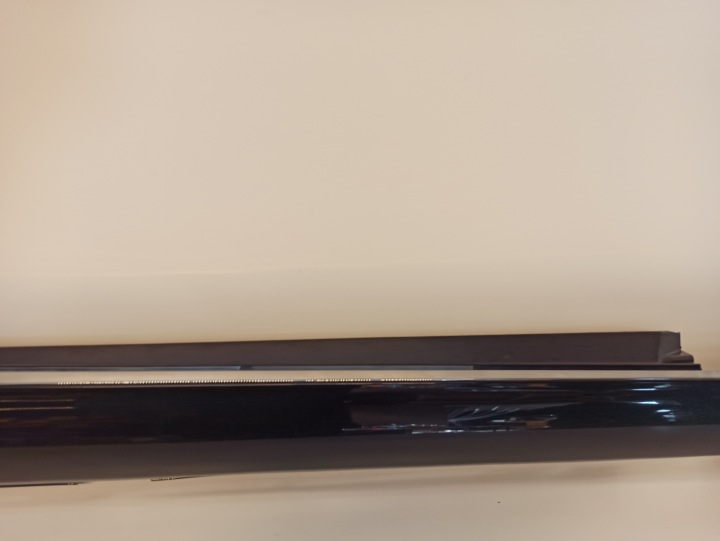 MERCEDES W205 A2056900840 MOULURE SEUIL DROITE