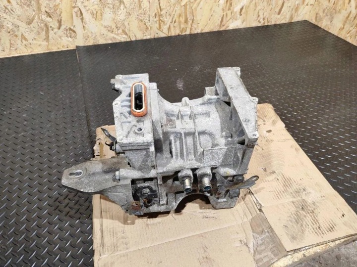 PETIT MOTEUR RÉSERVOIR LAVE-GLACES NISSAN EM57 ÉLECTRIQUE 2015