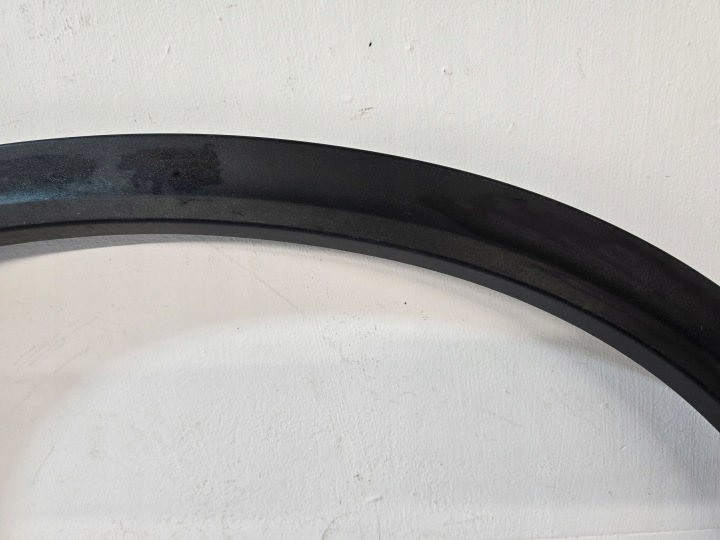 SUZUKI VITARA III 15- REVÊTEMENT MOULURE GAUCHE GARDE-BOUE ARRIÈRE ARRIÈRE 7726154P0