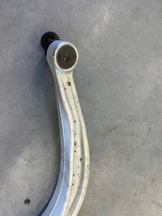 BRAS DE SUSPENSION GAUCHE AVANT 4M0407695C ORIGINAL VW AUDI