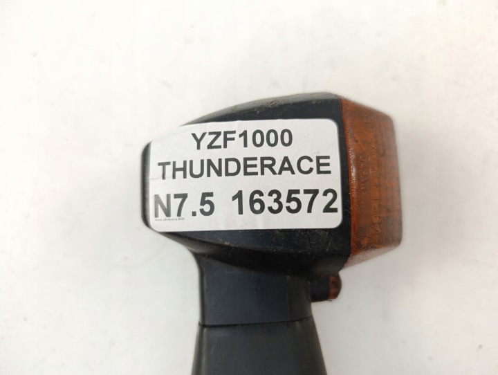YAMAHA YZF 1000 THUNDERACE CLIGNOTANT