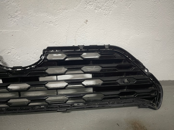 TOYOTA RAV4 V 5 GRILLE CALANDRE