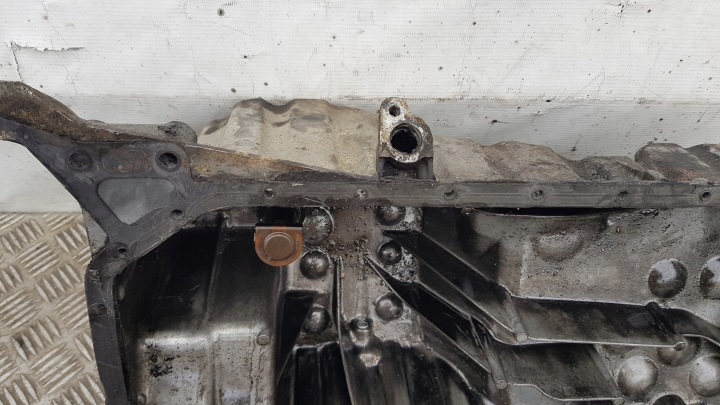 W211 W203 2.2 CDI CARTER CUVETTE HUILEUX 6110140602