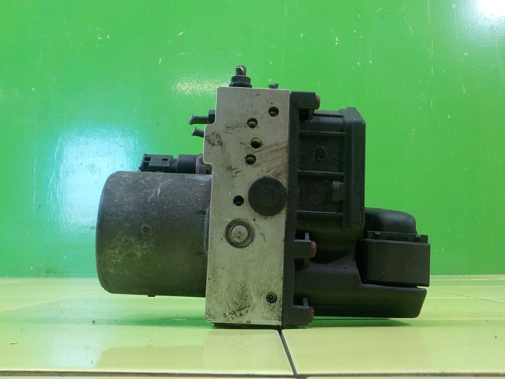 RANGE ROVER L322 4.4 V8 04R 5D POMPE ABS 0265950056