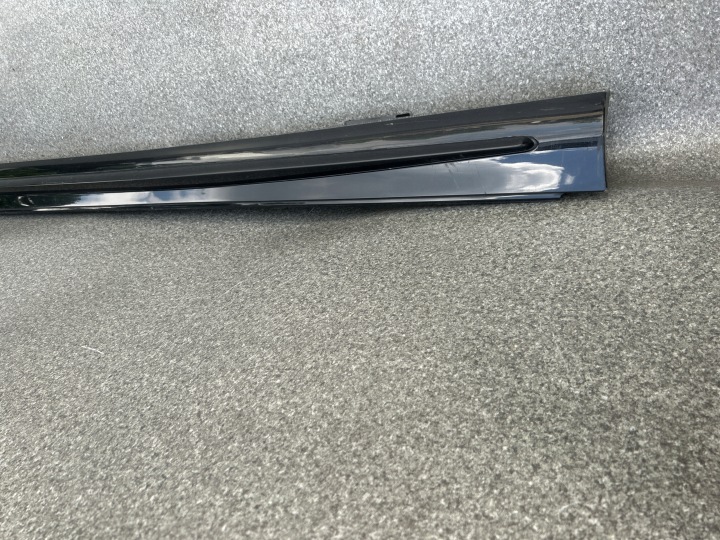 SEUIL DROIT MOULURE SEUIL MERCEDES W222 LONG AMG A2226981854 POZNAŃ