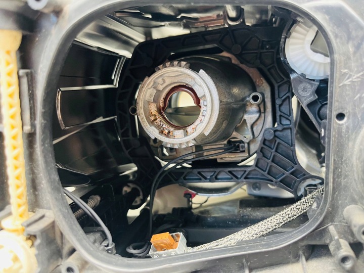 PROJECTEUR AVANT CÔTÉ GAUCHE BMW 5 F10 F11 7317131