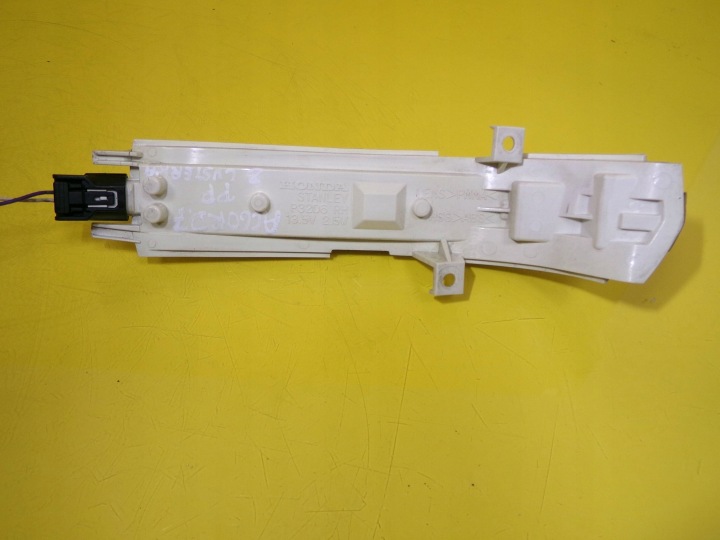 CLIGNOTANT CLIGNOTANT AVEC RÉTROVISEURS DROIT AVANT HONDA ACCORD VII 010655 NR228