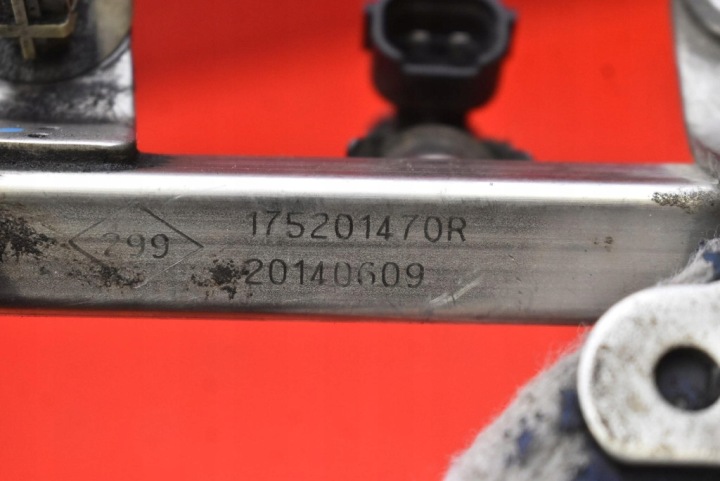MOULURE INJECTION INJECTEURS 175201470R 166008740R DACIA SANDERO I 0.9 TCE 90KM