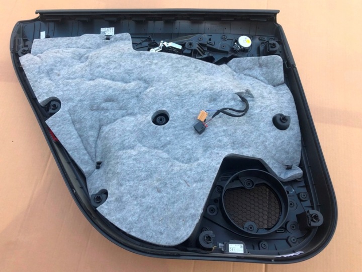 COLLECTEUR GARNITURE PORTES NOIR DROIT ARRIÈRE MANIVELLE MARRON AUDI E-TRON 55 4KE