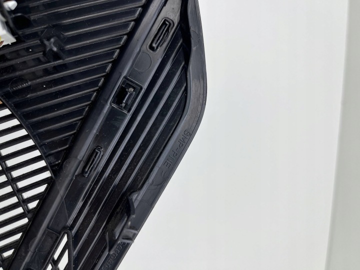 AUDI A4 B9 CALANDRE HAUT-PARLEURS PORTES GAUCHES BANG OLUFSEN 8W0035143