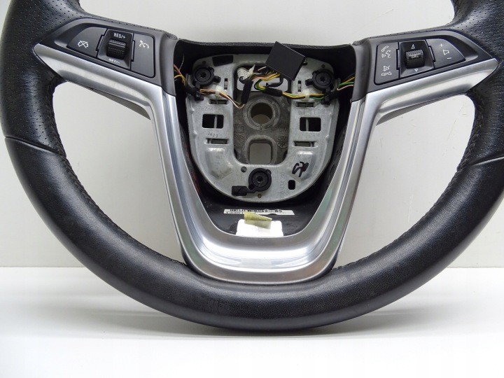 VOLANT CUIR MULTIFONCTION 13351022 OPEL ASTRA IV J