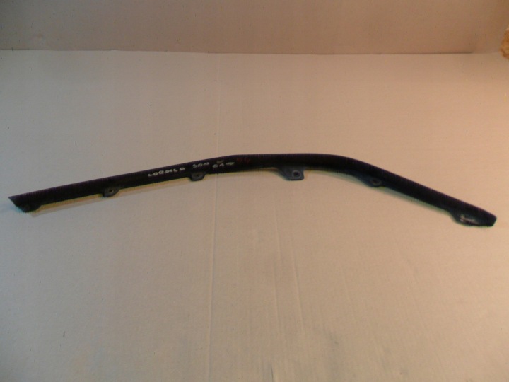 MOULURE PARE-CHOCS LÈVRE TOYOTA COROLLA SDN 2001