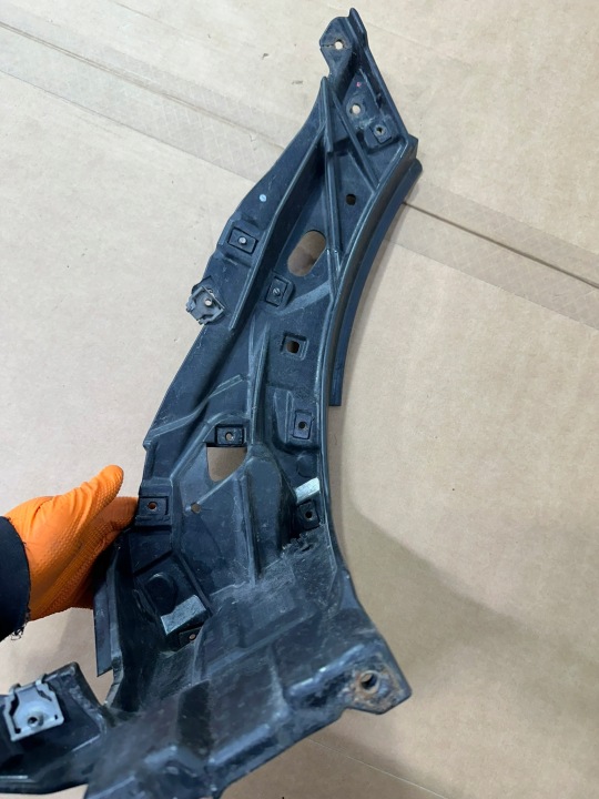 OCULAIRE GAUCHE SUPPORT PANNEAU AVANT GAUCHE AVANT MERCEDES CL W216, C216