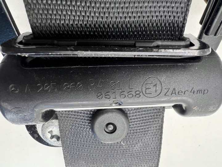 CEINTURE DE SÉCURITÉ DROIT AVANT MERCEDES C-KLASA W205 LIFT COUPÉ