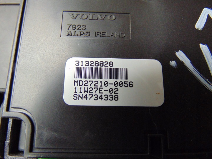 PANNEAU CENTRAL RADIO CLIMATISATION 8635818 39859179 30782905 VOLVO V70 III