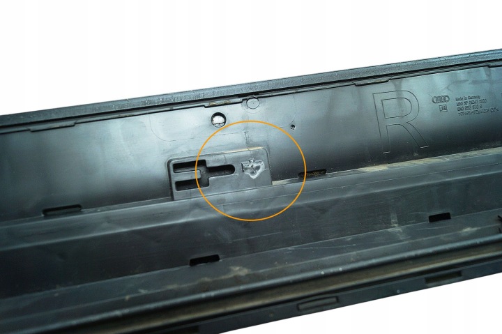 MOULURE PORTES DROIT ARRIÈRE AUDI Q5 8R0