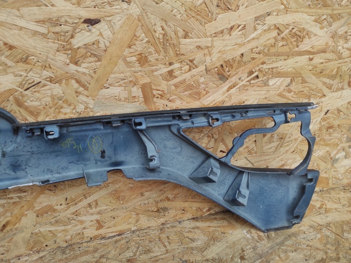CACHE COUVERCLES DE COFFRE TOYOTA AVENSIS T29 BERLINE