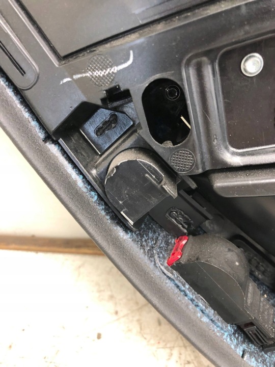 COLLECTEUR PORTES DROIT ARRIÈRE AUDI A4 B8 LIFT UNIVERSEL 8K0867306
