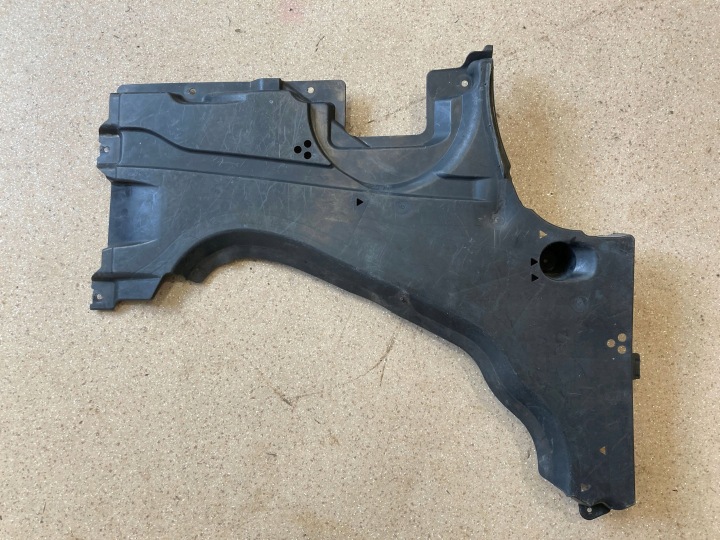 PROTECTION RÉSERVOIR CARBURANTS GAUCHE CÔTÉ BMW 7 G11 G12 7340181