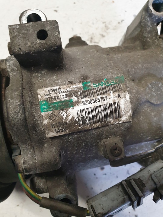 RENAULT OE 8200365787A COMPRESSEUR DE CLIMATISATION