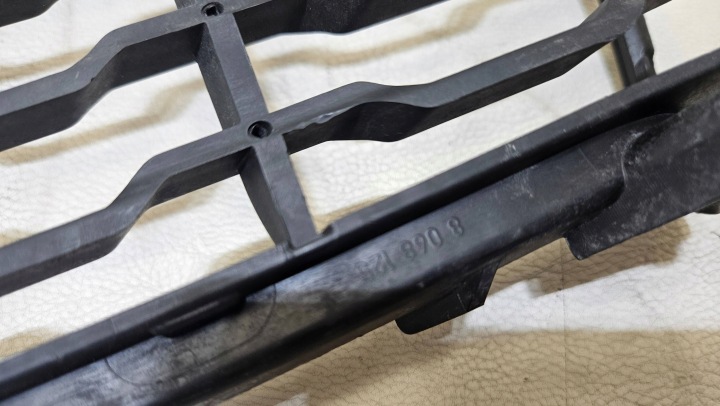 GRILLE PARE-CHOCS GAUCHE BMW F30 MODULE 8068125