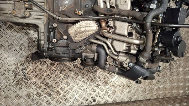 MOTEUR POTEAU AVEC UKLADEM PALIWOWYM MERCEDES W169 2.0CDI 640942